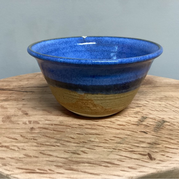 Handcrafted Ceramic Pottery Bowl by Stokes - Beautiful Blues with tan/cream base - Picture 4 of 15